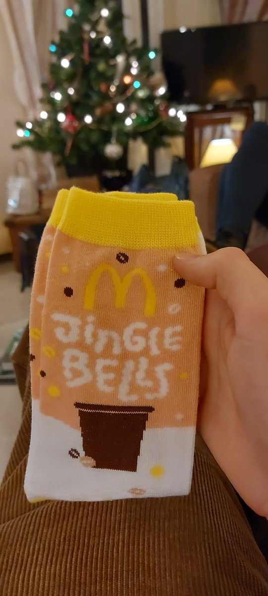 aureltoled's tweet photo. @WankilStudio Des chaussettes macdo  (c était un cadeau 1er degré) https://t.co/Bq5cqq0LZ9