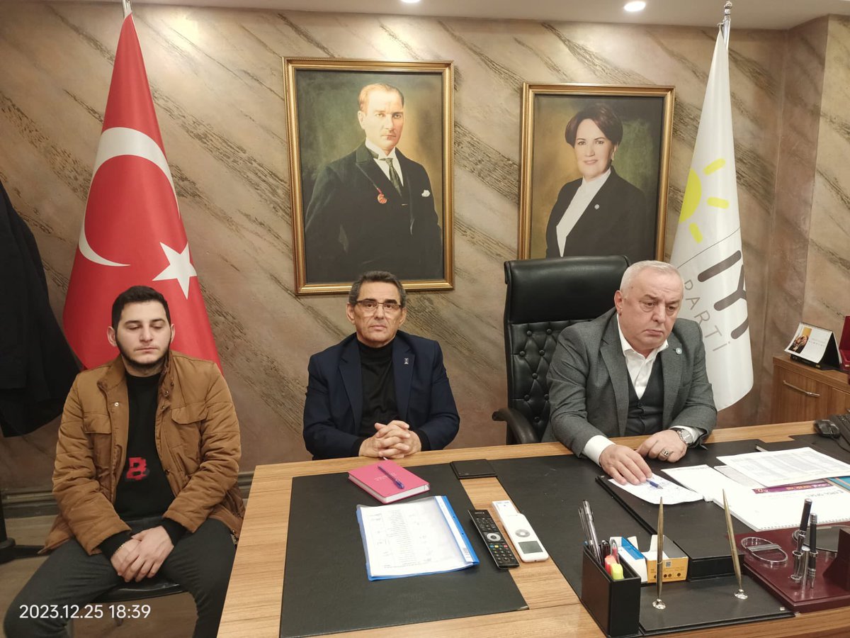 HASANAKSOY55's tweet photo. Olağan İl yönetim ve divan kurulu toplantımızı gerçekleştirdik .Yaklaşan yerel seçimlerle ilgili değerlendirmelerde bulunduk.İlk günkü azim ve kararlılıkla çalışmaya devam .
#HürVeMüstakil
#RotamızNetPusulamızMillet https://t.co/9O51NsKZUK