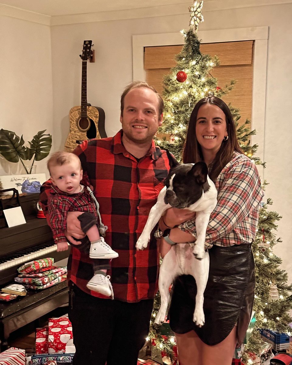 ChaseMillerTime's tweet photo. Merry Christmas from the Miller fam 🎄

#MerryChristmas https://t.co/pa7DUoK6a4