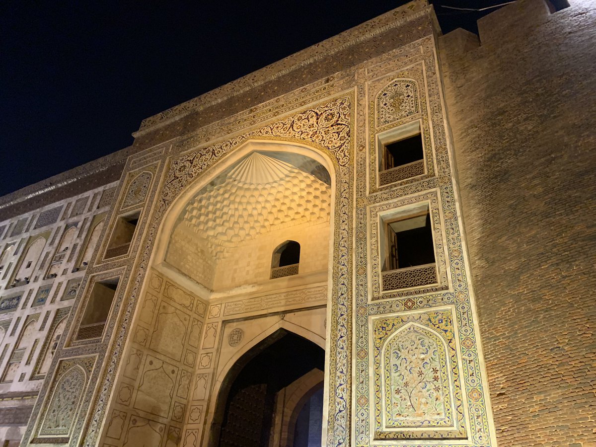 IahmedHashmi's tweet image. Lahore fort in night. 🌌