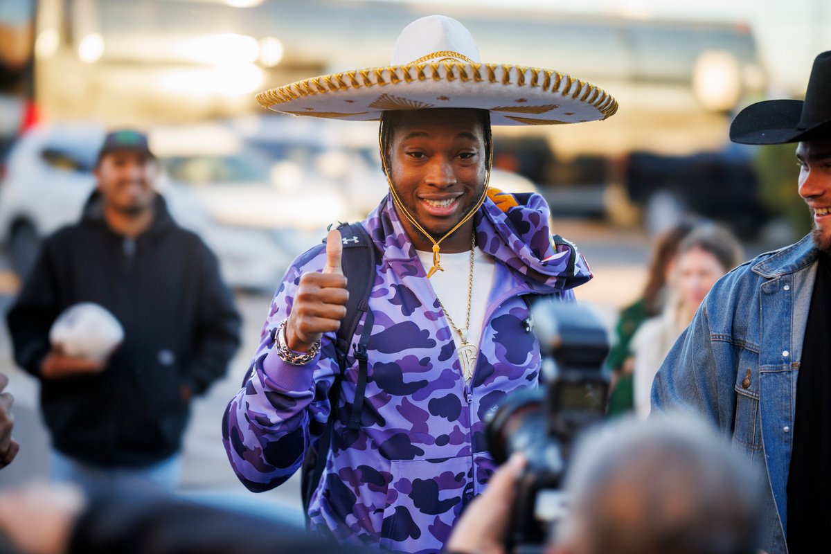 Tony The Tiger Sun Bowl tweet media