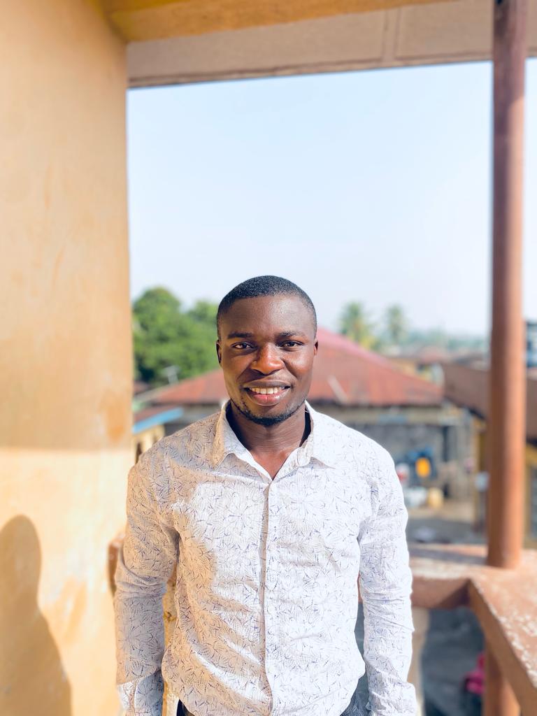 KamaraAndrewS's tweet photo. After wae ar don go So tiday na Church Me Pastor Announce me name say me en na get Close door Meeting because  ar dress lek me en na dae beff😁😁
#SaloneX
#SaloneTwitter
#SaloneXDayparty
#MerryChristmas https://t.co/84WEAw3Ywv