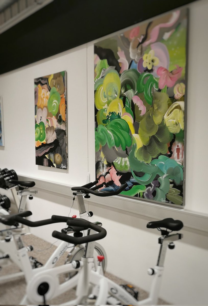 rheim_jan's tweet photo. Fun with my art in gym! https://t.co/qCWhnQA8Pz