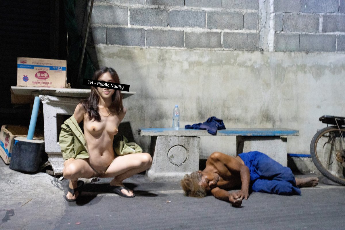 thpublicnudity's tweet photo. ปีนี้งานยุ่งมากกกก แทบไม่ว่างไปถ่ายเลย
ใครอยากถ่าย อดทนรอนิดนะคับ สัญญาว่าได้รูปสวยๆ ชื่นใจฮะ
ซานต้า มาหาคุณลุง วันคริสต์มาส ล้าวว
#ถ่ายภาพ #ถ่ายนู้ด #แนวตื่นเต้น #นอกสถานที่ #ความลับ #ชอบโชว์ #Exhibitionism #ด้านมืด https://t.co/0EdrLk1p2O