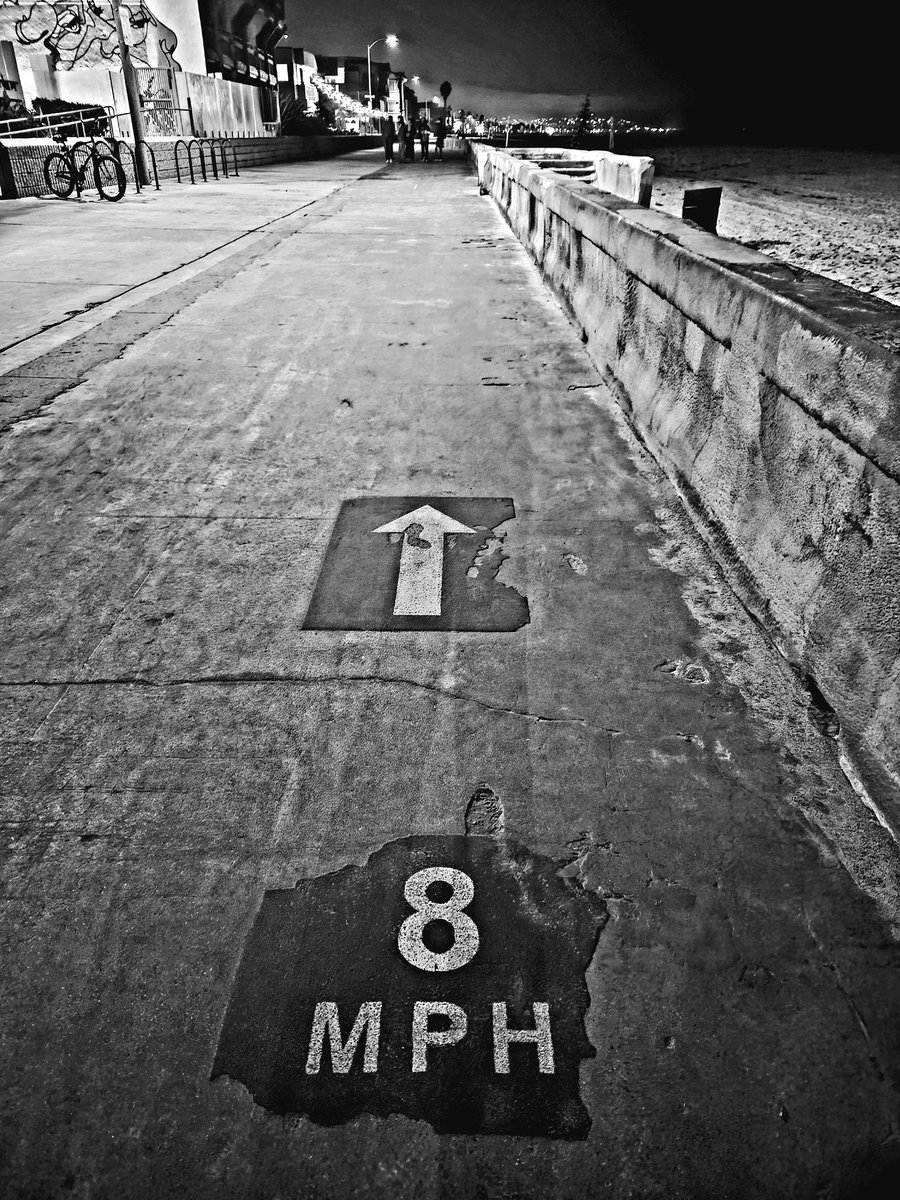 The way #usa #SANDIEGO #pacificbeach #missionboulevard #california #beach #beachlife #beachlifestyle #perspective #sign #direction #speed #streetphotography #blackandwhite #blackandwhitephotography