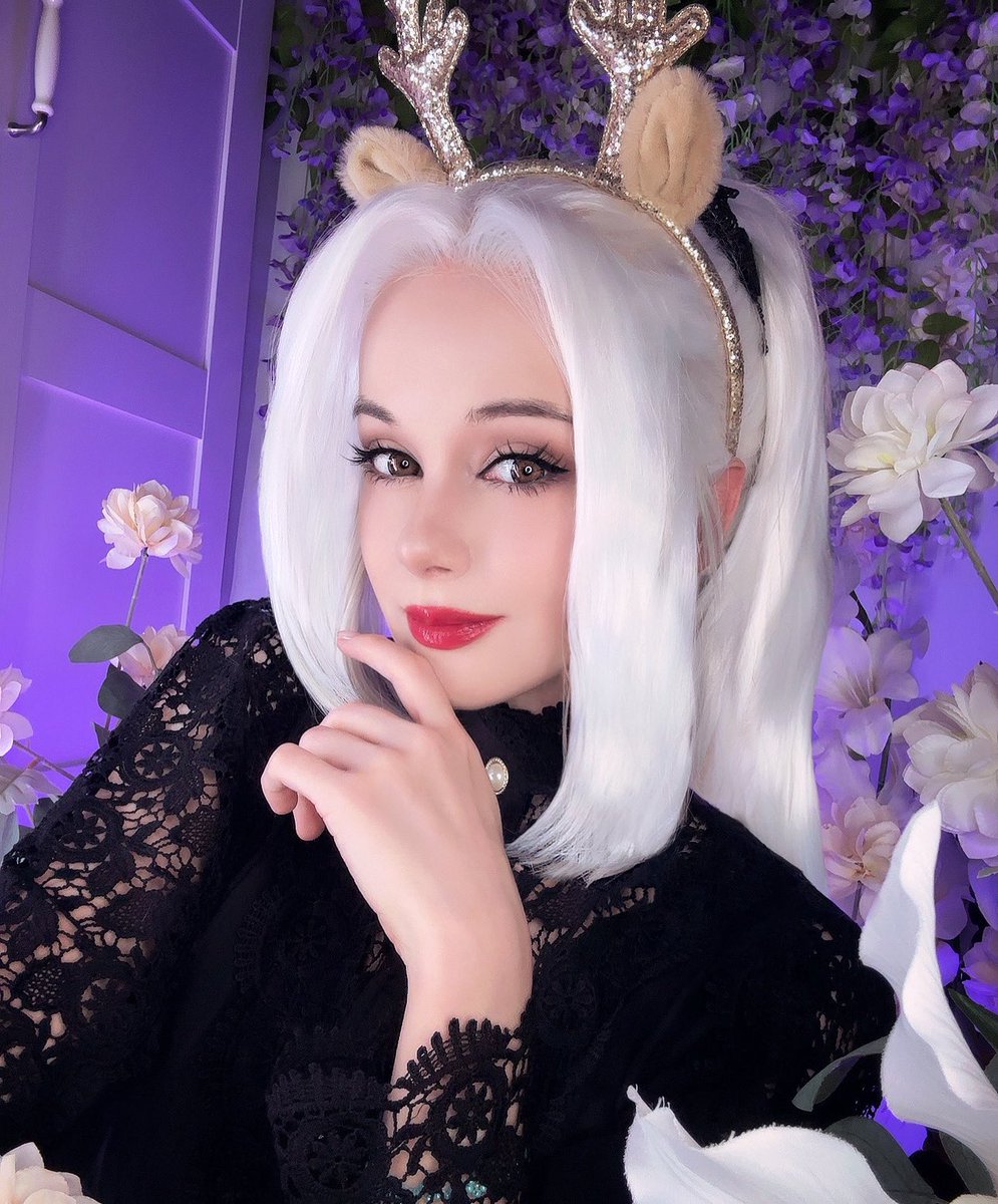 Merry Christmas my dears!⭐️ 

Sending you the warmest greetings and the best wishes❤️ have a fantastic holidays!🎄