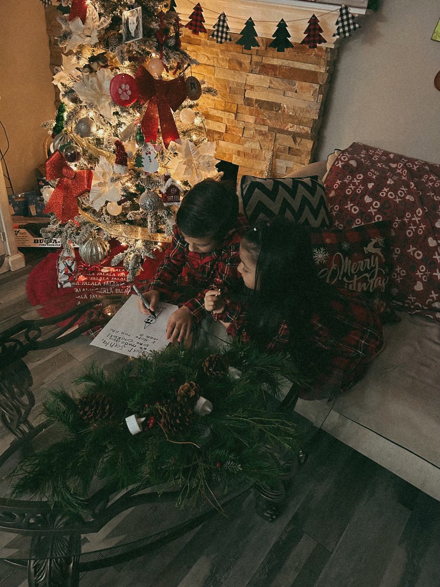 OfficialStarr08's tweet photo. I really manifested this life , with the most amazing person 🤍 https://t.co/SglQVloEsy