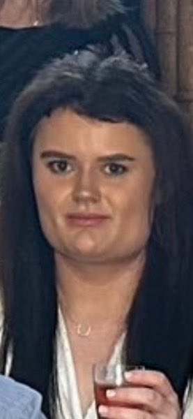 Dividendda93427's tweet photo. @themichaelowen Someone told this girl to be there or be square and she said “nah, I ain’t goin” https://t.co/8fv2jxWGWQ