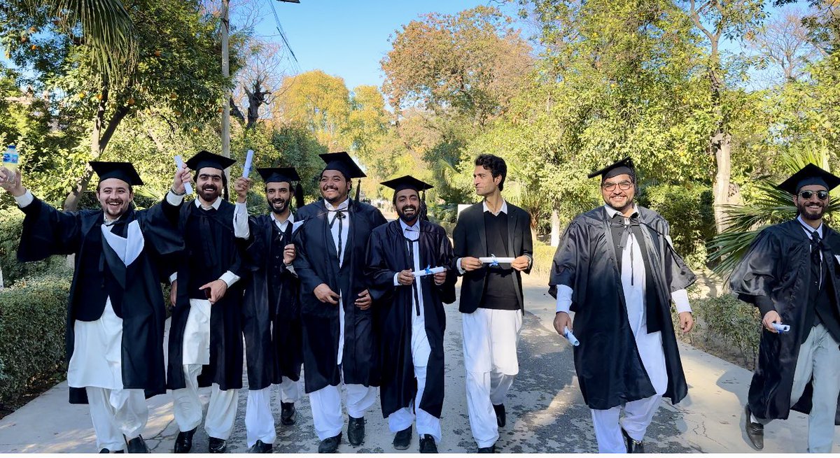 muxt14's tweet photo. Alhamdulillah 
It's a great and immense pleasure for me that I received the Degree of Masters in Political science. dedicate this to my Late Father and my Mother.

Moments of gratitude &amp; blessings 🕊️ 
#Convocation_2023🎓
#ICUP #8thconvocation https://t.co/lCZxsG0FyZ