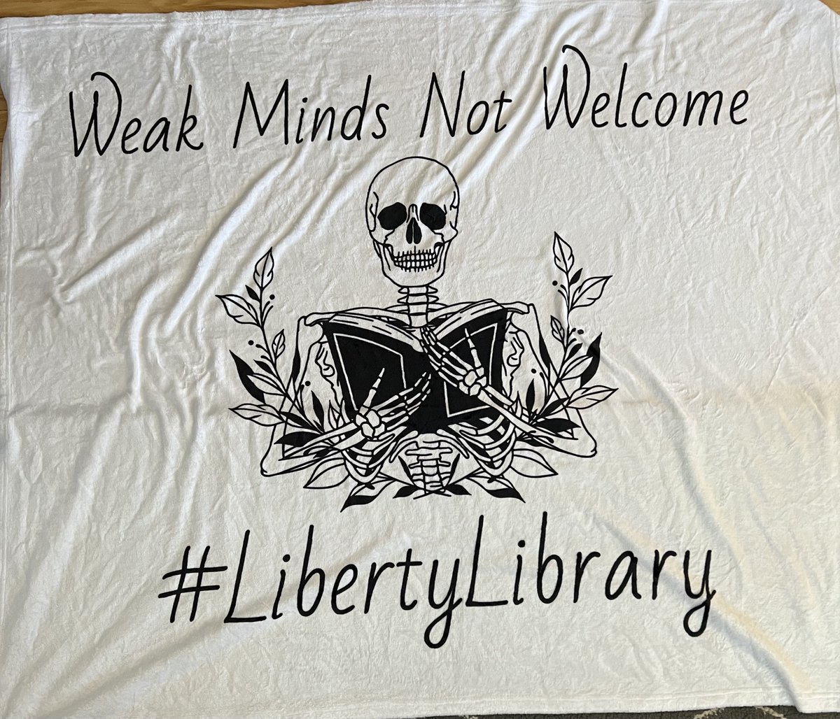 FawnFatale1's tweet image. Can’t wait to start the next #LibertyLibrary book snuggled up under this cozy blanket 🤍