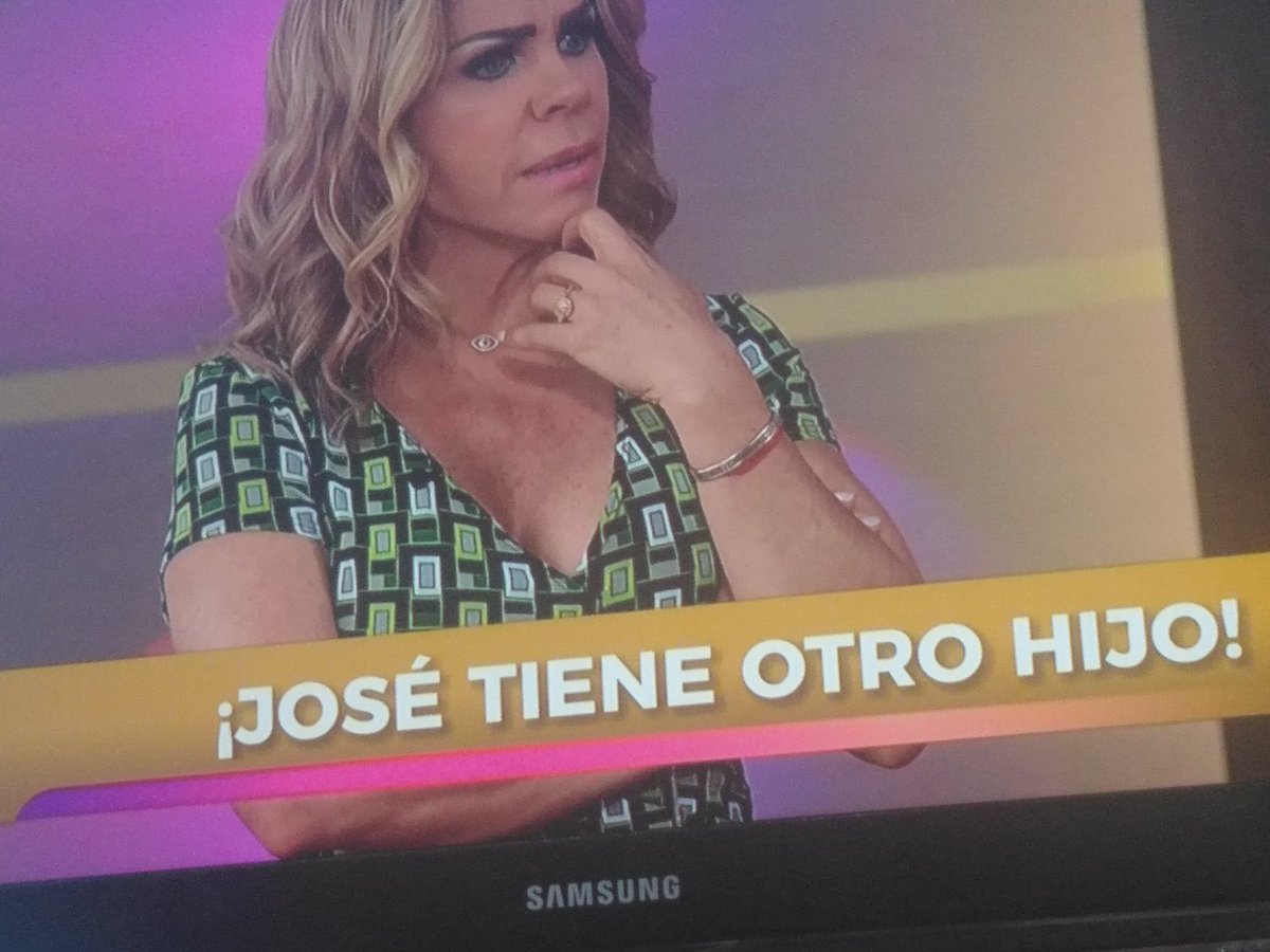 marissamustdie_'s tweet image. clikkies breaking news!