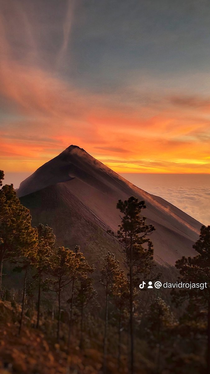 DavidRojasGt's tweet photo. Fotos random 
volcán de Fuego 🇬🇹
#Guatemala https://t.co/v03Rl0VErP