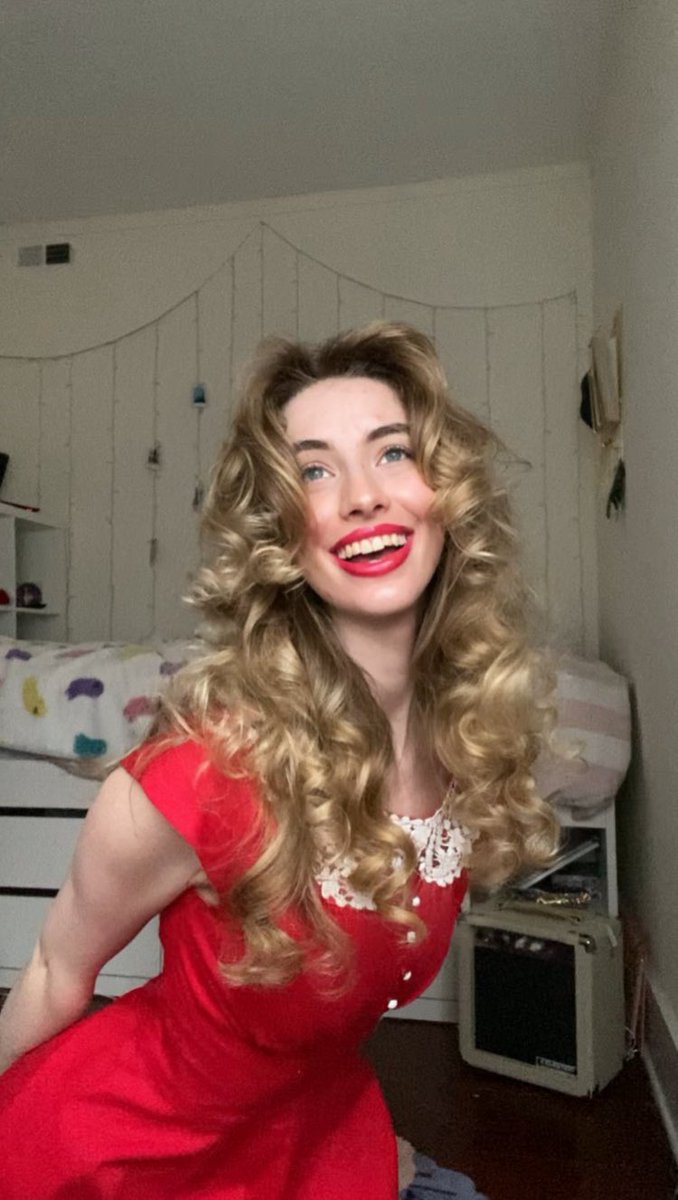 bonnabellegames's tweet photo. ⭐️✨MERRY CHRISTMAS!🎄✨

2023 in review:
- taking a long and needed break from social media
- joined a ballet company
- performed in my first Nutcracker

What does 2024 hold? Not sure. But here’s to trying our best. Hope you all have the best of holidays. 

Love,
Bonnabelle ♡ https://t.co/QKhpDgVRLj
