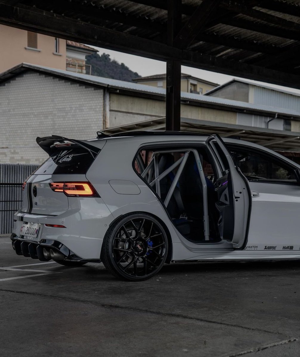 mtura712's tweet photo. Overkill or done right? 📸 VW Club https://t.co/OuK1d5dja8