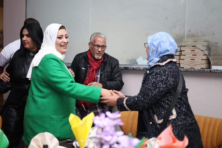 عرفتوها هذه من يافنانين طرابلس يامحترمين مستضيفينهم في طرابلس عرفتوها والا لا يامثقفين