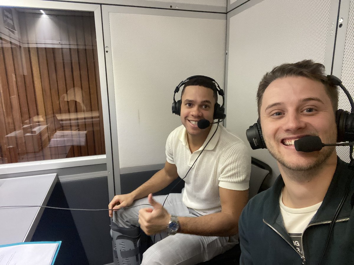 La bûche est digérée ? Venez nous rejoindre sur #Auvio avec <a href="/ManuLecomte20/">Manu Lecomte</a> pour la 2e mi-temps de ce passionnant Knicks - Bucks👌🎙️

La NBA sur la RTBF… même le jour de Noël !😍🎅