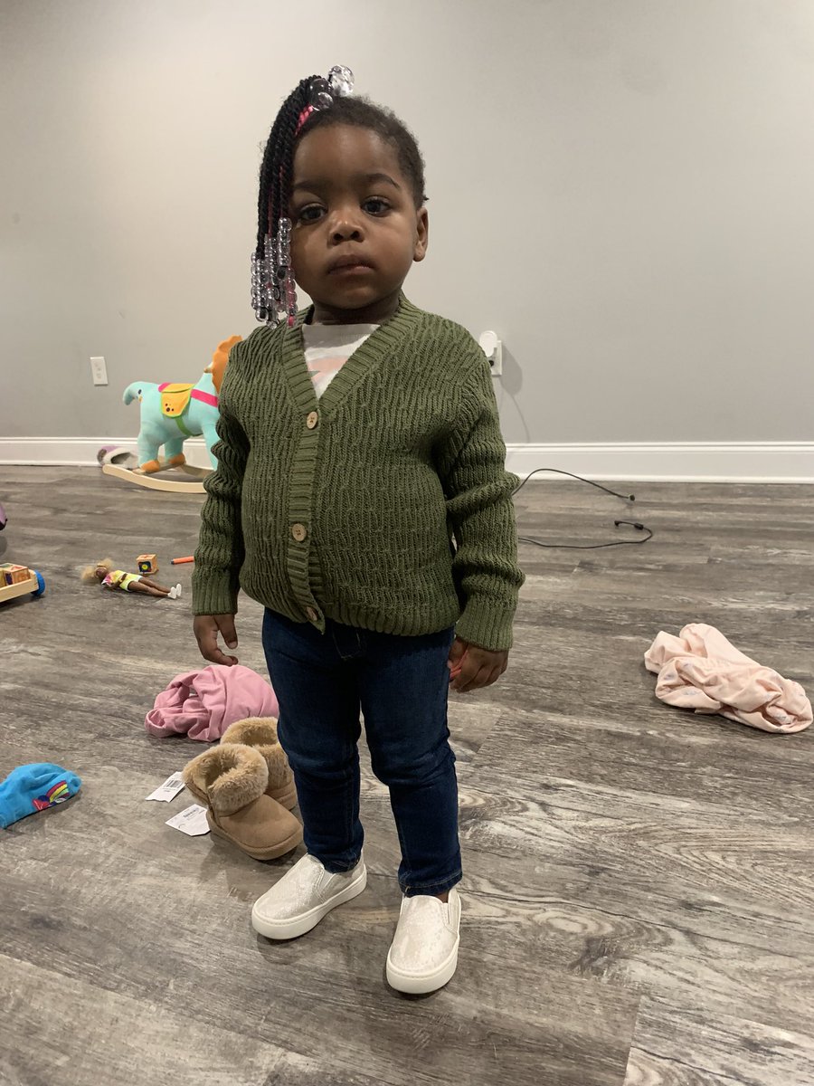 kiaadiorrrr's tweet image. My bf said she look like a white girl I think I dressed her cute for Christmas😒😂