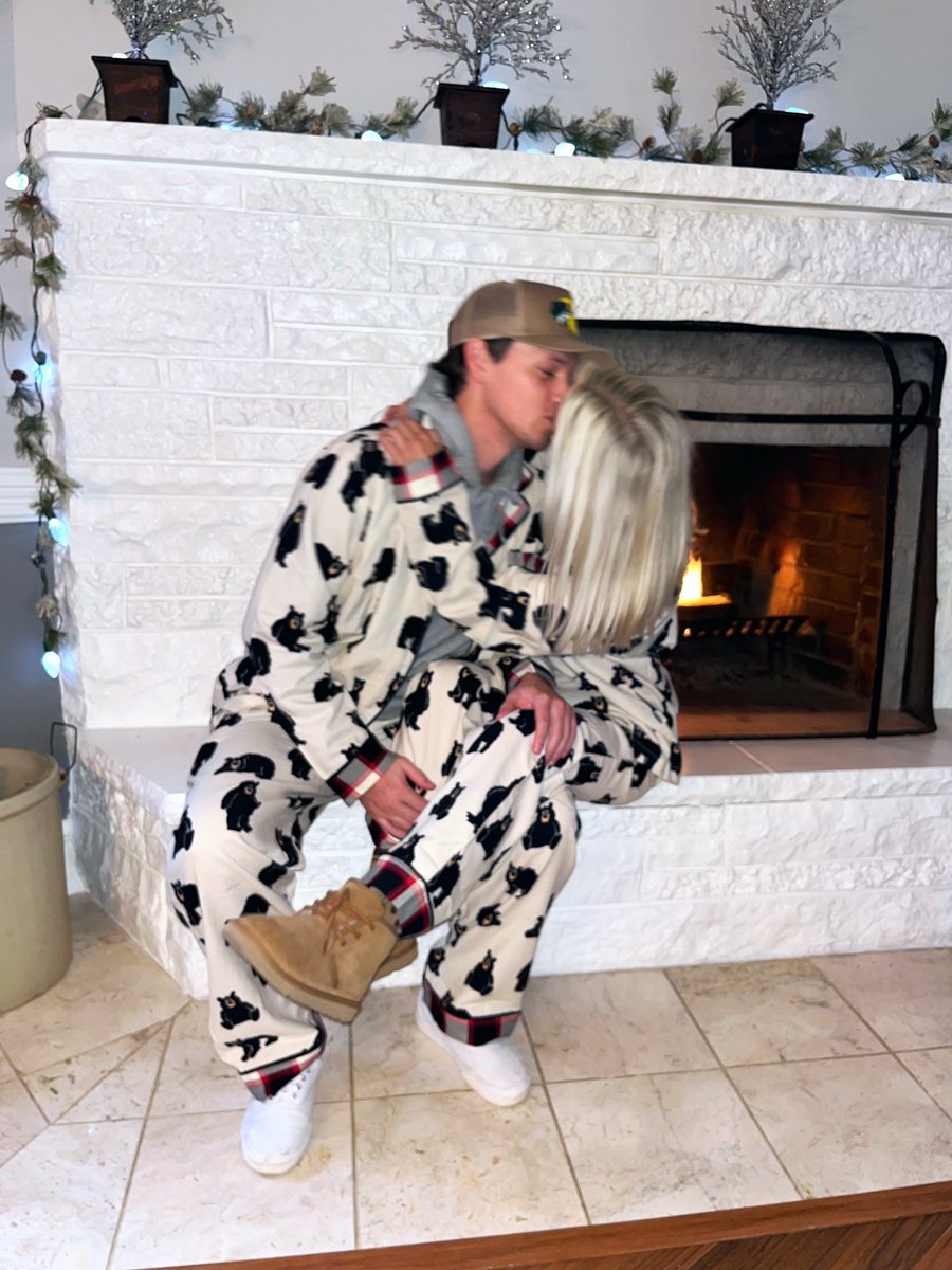 Natalie Decker tweet media