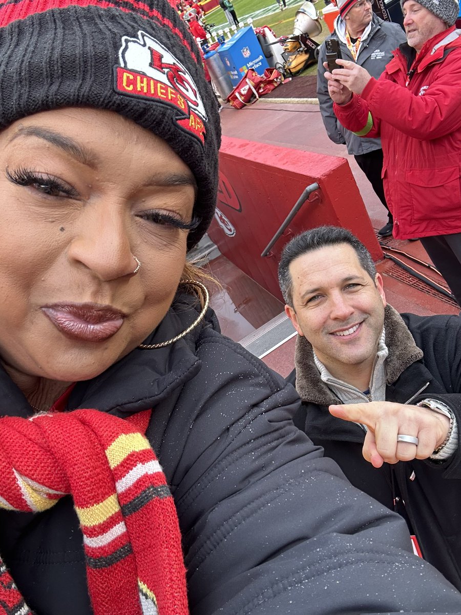 Thank you for the pic <a href="/AdamSchefter/">Adam Schefter</a> #GoChiefs