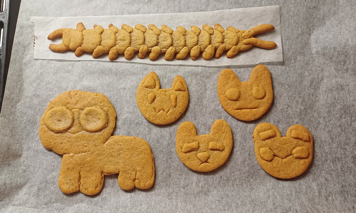 3void2's tweet photo. Made some gingerbreads, BEHOLD MY MASTERPIECES! #baking  #tadcjax #tadcpomni #freddyfazbear #AmongUs #autimcreature #noonecanstopme https://t.co/5O0S4fb6if