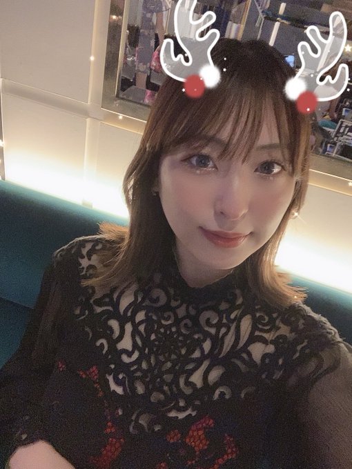メリクリでした〜🎄🎅  年内はあと28日と30日にレッド出勤しますので、ぜひ飲み納めしに来てください🫠🥂 https://t.co/Ijc6Kk5U5z