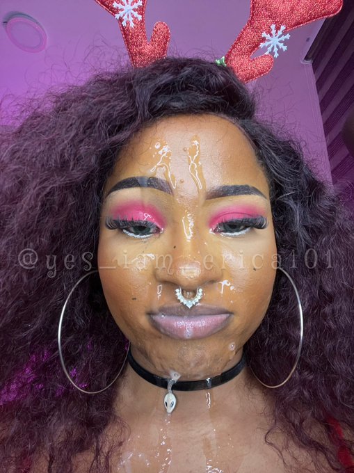 Is your Christmas merry yet?🎄🎁😈  https://t.co/8Fezo1qeVH https://t.co/dTa0QhJkE6