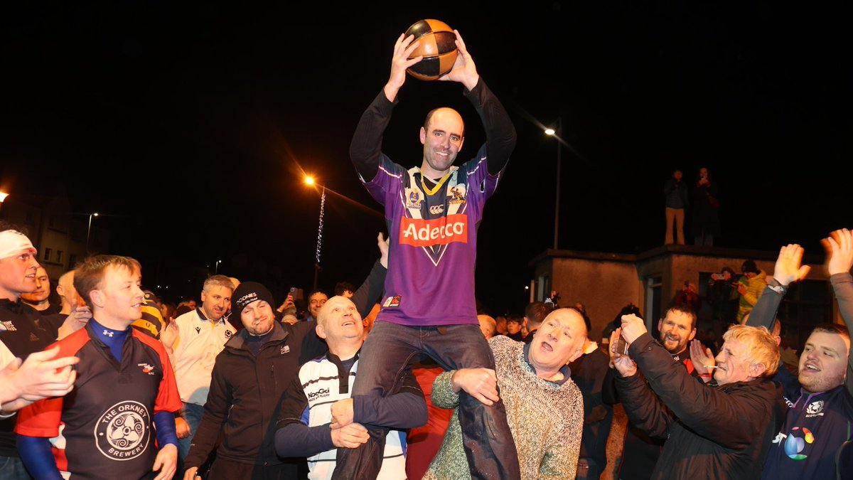 The Ba' returned to the streets of Kirkwall today.

After around 4 hours of play, it ended up in the water at Kirkwall Harbour for a Doonie win ⬇️

There will be plenty of the celebrations tonight, before they do it all again on New Year's Day 🍻
#VisitOrkney <a href="/VisitScotland/">VisitScotland</a>