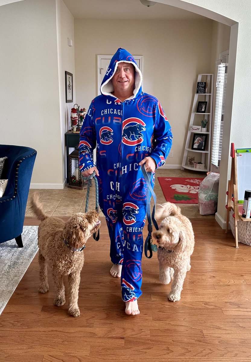 1asteffen's tweet photo. Merry Christmas!  and…GO CUBS!!! https://t.co/tM4lZ4k68H