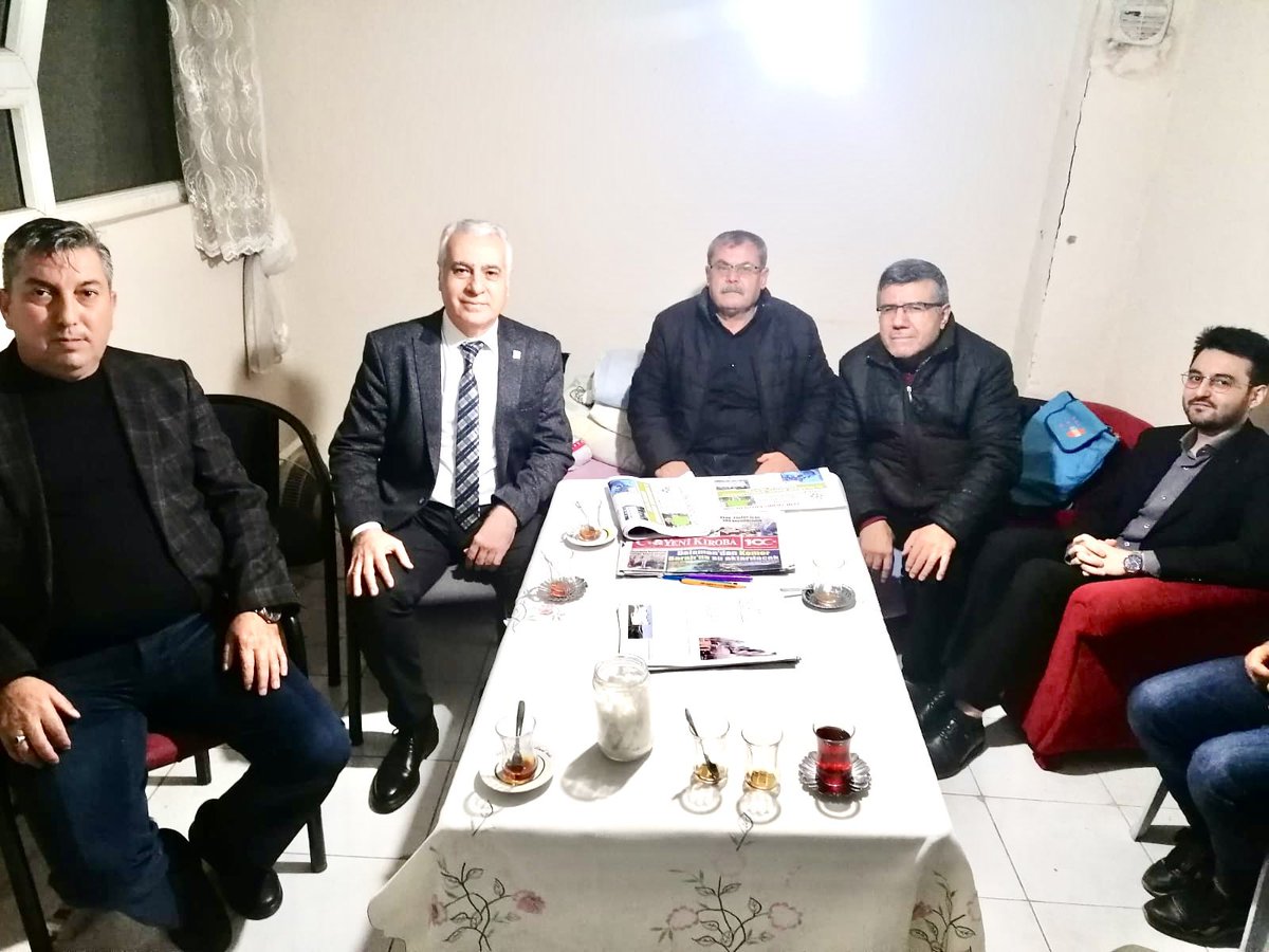 09bayraminci's tweet photo. AYÇEP Başkanı Mehmet Vergili ve yönetim kurulunu ziyaret ettim. Havamızı,suyumuzu, toprağımızı kirleten, çevre sorunlarıyla ve bunlarla birlikte mücadele ile ilgili bilgi alışverişinde bulunduk, sohbet ettik. #BirlikteYaşıyoruzBirlikteYöneteceğiz #Efeler https://t.co/FO7MWO65q5