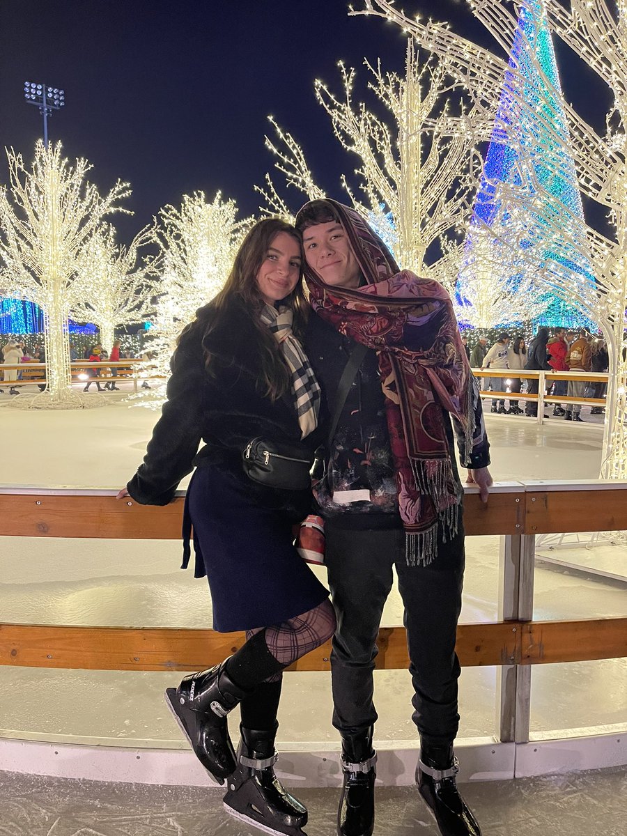 JakeisSnapping's tweet photo. Happy #Holidays Everyone 🎄

Reminder, tell somebody close to you that you love them. Spend quality time with the people you care for. Be kind to strangers.

No matter who you are, I love you for something. Take 2023 for all the good, and the bad. Now make 2024 a banger year 🎉 https://t.co/mbe2XKmTof
