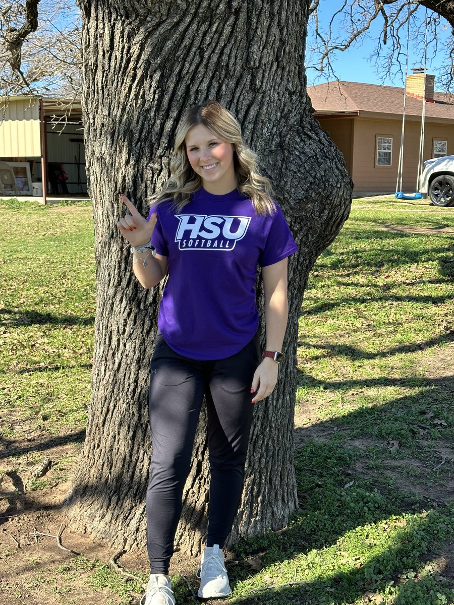 So blessed and thankful to say that i’ve decided to continue my athletic and academic career at Hardin Simmons University! I can’t wait to see what the softball program has to offer me for the next four years!! Go Cowgirls!!
<a href="/cowgirlsoftball/">HSU Cowgirl Softball</a>