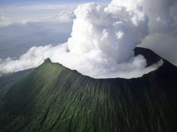 Mount Nyiragongo, Congo🇨🇩

Mount Nyiragongo is an active stratovolcano with an elevation of 3,470 m (11,385 ft)in the Virunga Mountains associated with the Albertine Rift. It is located inside Virunga National Park, in the Democratic Republic of the Congo, about 12 km (7.5 mi)…
