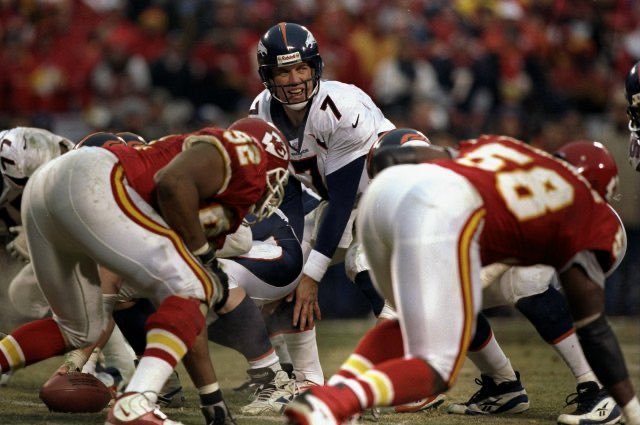 benhanika's tweet photo. This year’s Chiefs has given me the opportunity show my son what it was like to be a fan back in the 90s. Great defense; totally inept offense. #ChiefsKingdom https://t.co/qhxYXjJayL