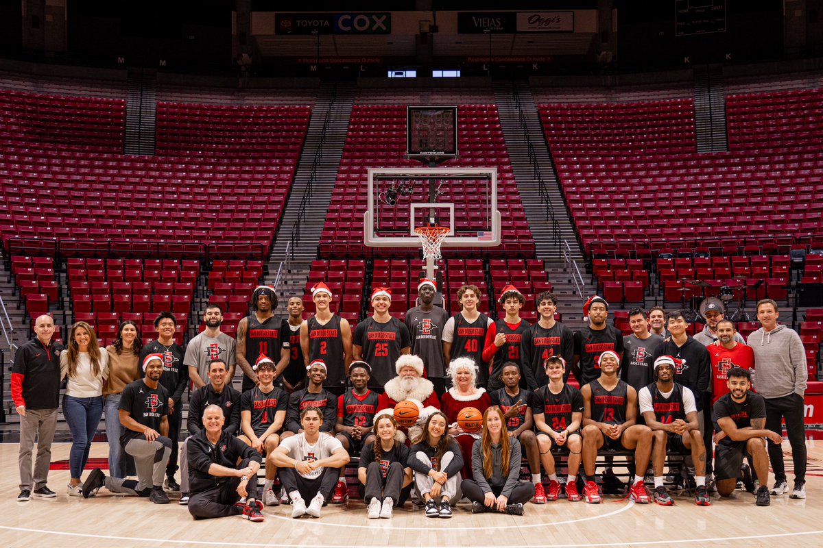 Merry Christmas and Happy Holidays from Aztec Men’s Basketball!