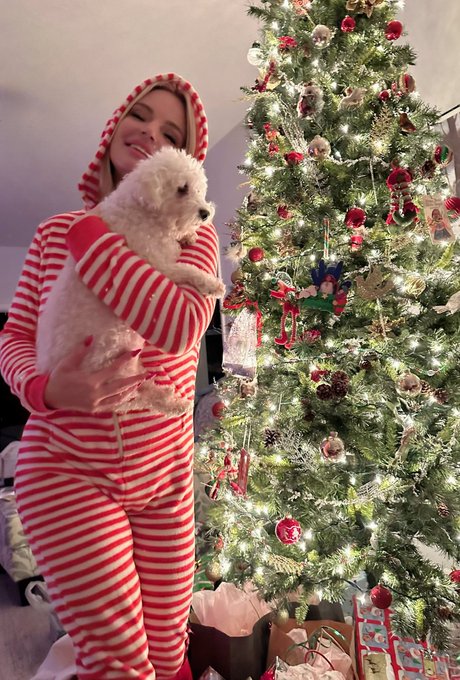 Merry Xmas😘 https://t.co/WhE9xlDdUD<a href="/tag/newvideo"class="tags"><span>#newvideo</span></a>