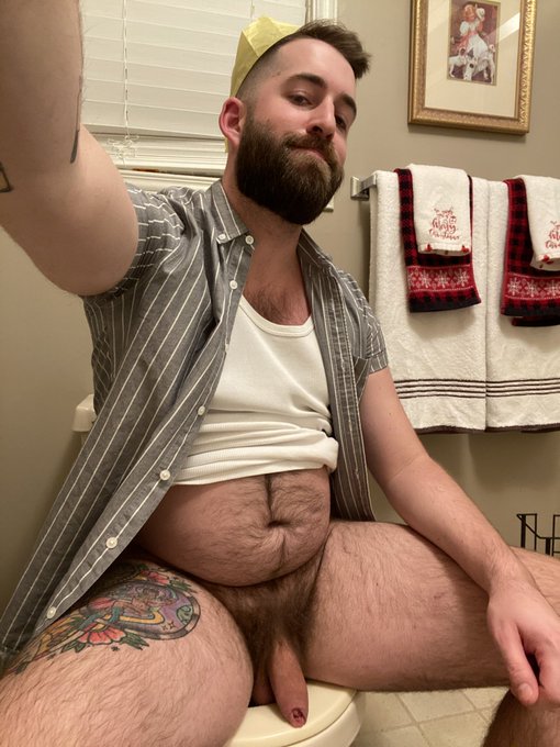 Big bros belly is all swole. Needs rubs and kisses https://t.co/HqfeVDxeGQ