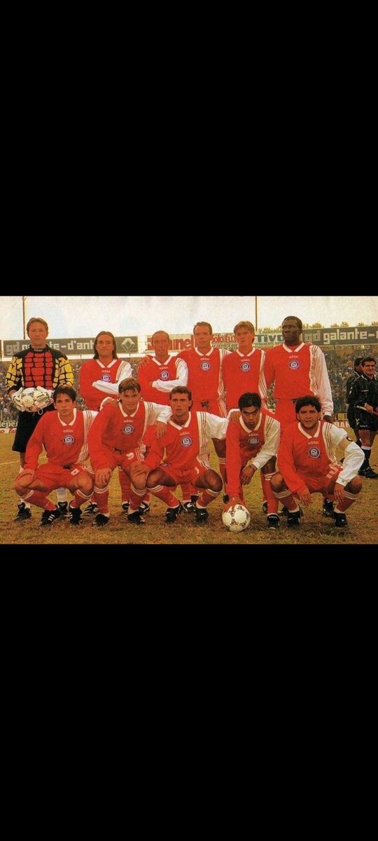 nicozmener's tweet photo. #AAAJ
#BichoRetro
Arriba: Lanari, Ascencio, José Fernandez, Darío Marra y Eduardo Bennett; Abajo: Diego Placente, Daniel Primo, Leonardo Más, Martín Aguirre y López. La foto corresponde a la temporada 96/97, en la que se logró el ascenso a Primera. https://t.co/XFRNBypWxn