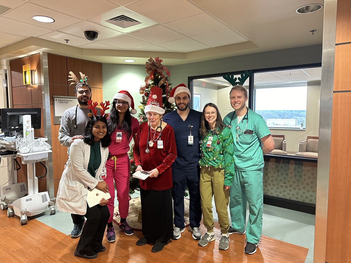 Who said you can’t go Christmas caroling when you have to work? #MedTwitter