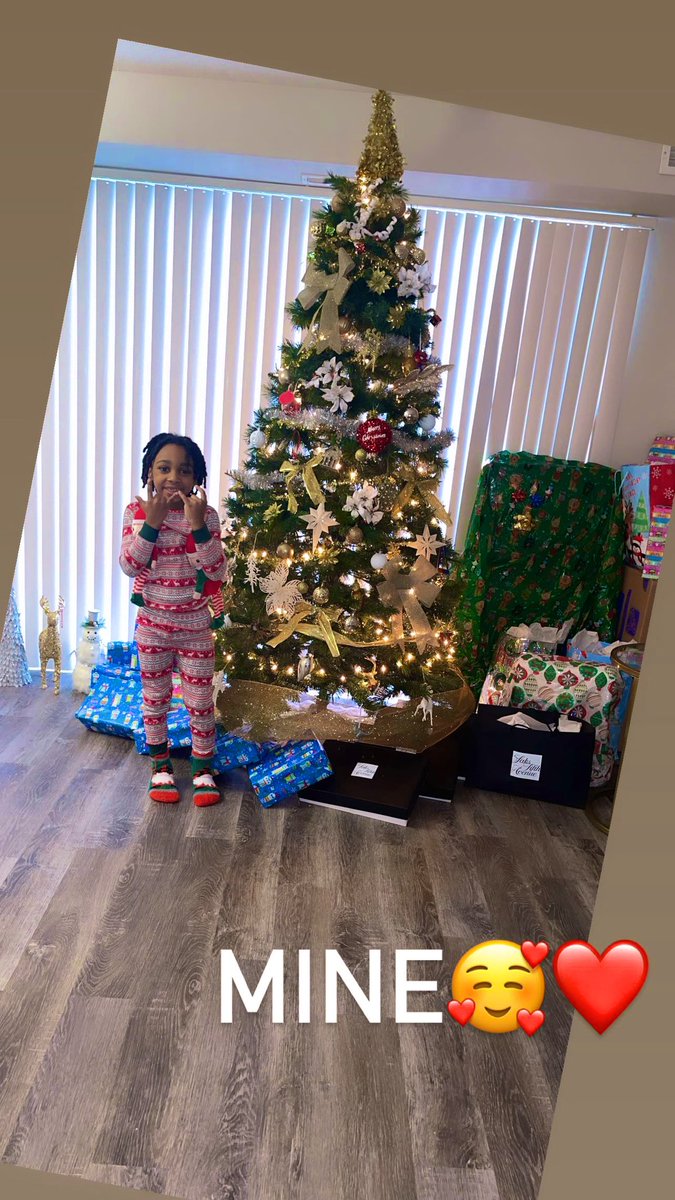 Ayee_Yo_KayKay's tweet photo. Merry Christmas from MINE🥰❤️🎄🎁 #thespoiledone #mommydontplay #Christmas #mysonson #allyouneedislove https://t.co/EnmjEro2NU