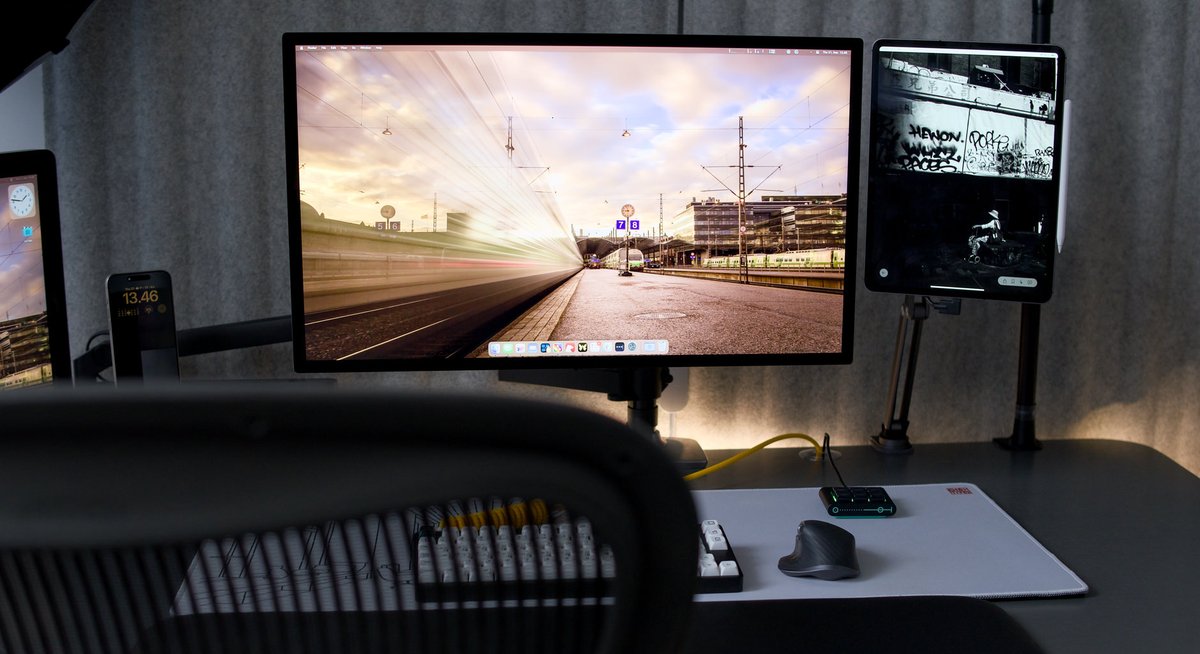 iPhoneBlog_Link's tweet image. Mit Hardware-Fokus: mein Mac-„Universal Control“-Setup – iphoneblog.de/2023/12/25/mit…