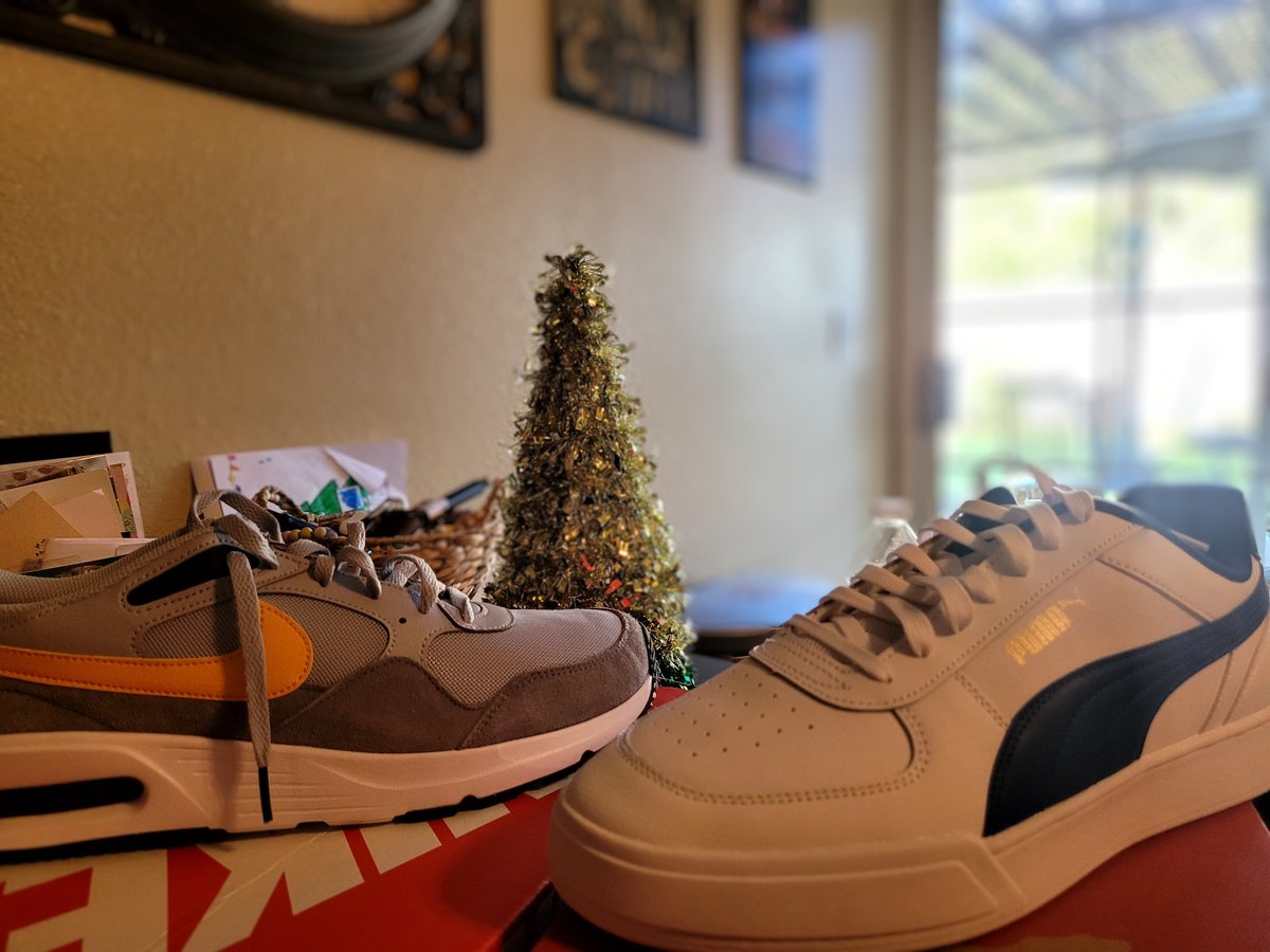 Smoke Grey Air Max SC & the Nipsey Blue Cavens! 
I am a Dad Shoe God. 🌲🎁