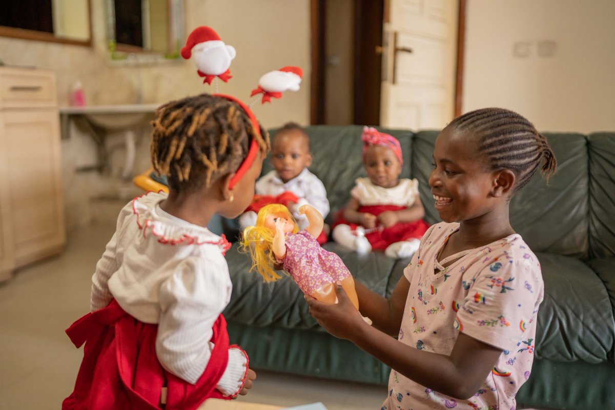 Inoubliables moments en famille avec les enfants de l'orphelinat @compassionorph. Merci pour la chaleur offerte à 75 enfants intégrés dans vos foyers à #Goma et #Bukavu. Notre gratitude sincère à tous ceux qui ont contribué à cette magie de #Noel2023 🙏 #Solidarité #Merci