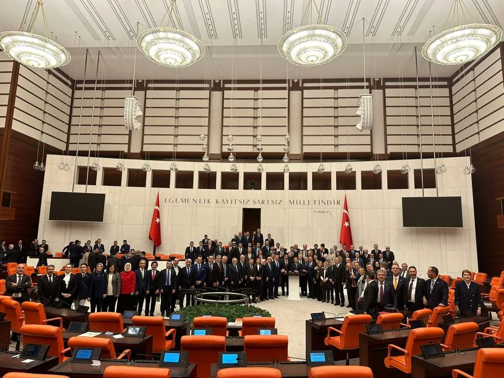 📍#TBMM

2024 yılı Merkezi Yönetim Bütçe Kanunu Teklifi ile 2022 yılı Kesin Hesap Kanunu Teklifi, <a href="/TBMMGenelKurulu/">TBMM Genel Kurulu</a>’nda kabul edilerek yasalaştı.