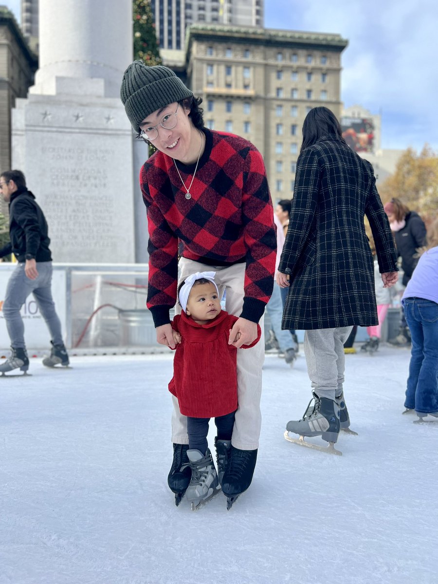 Learning to skate with her Uncles! ⛸️🎄