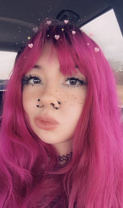 Merry Christmas sweeties ! Illyyyy all https://t.co/iI0PsUKbFt