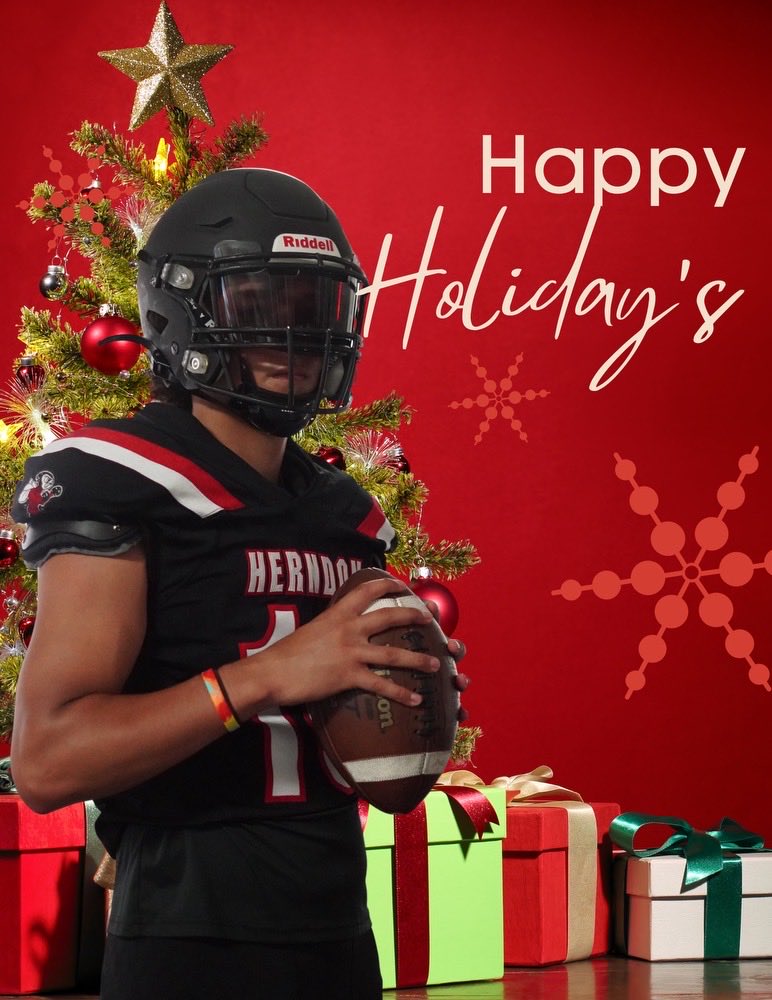 HerndonFtbl's tweet photo. Happy Holidays from Herndon Football ❄️ https://t.co/fx3hQGaOrz