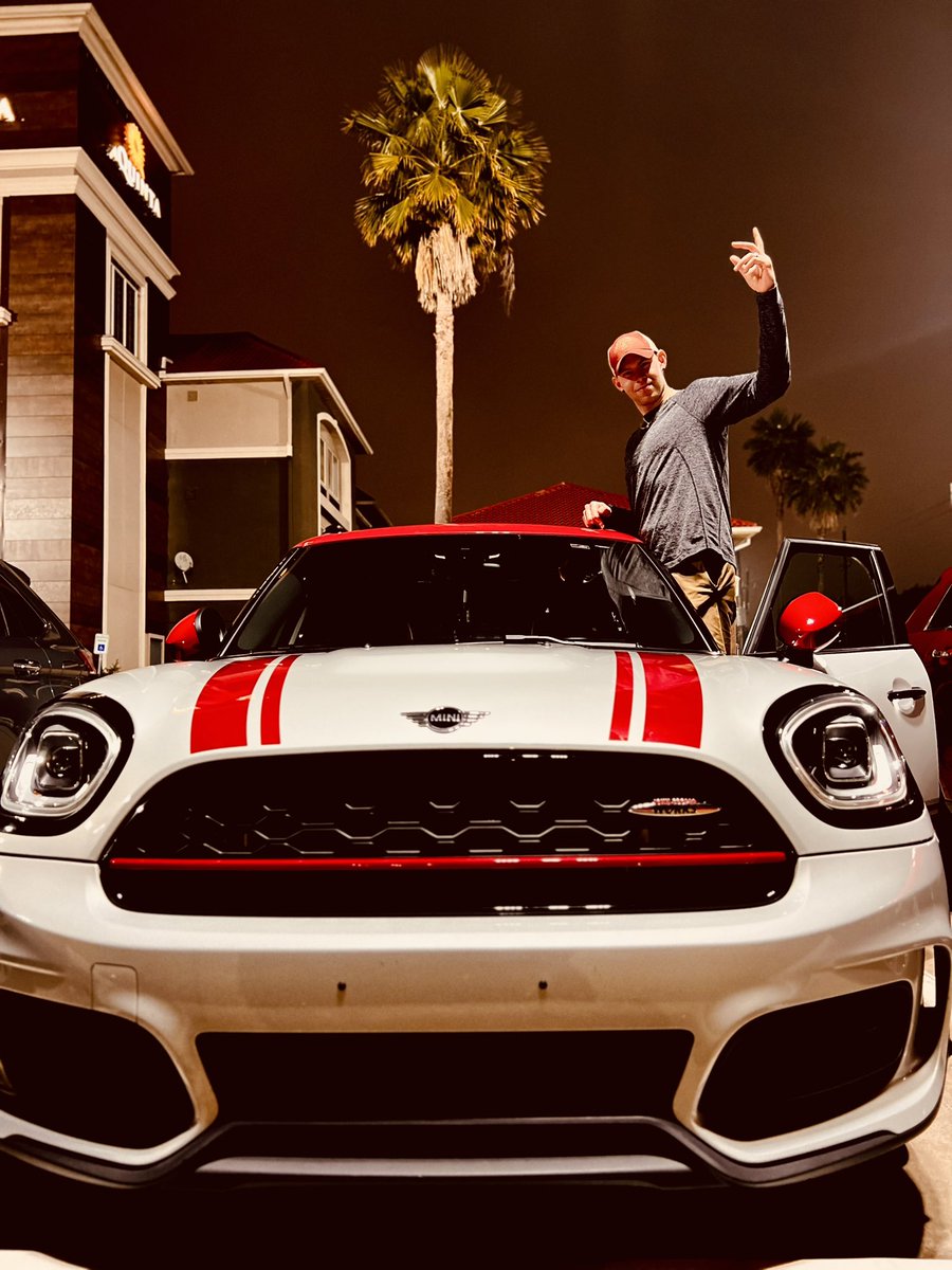 Mini Christmas gift to us!!

Hands down a @MINI fan now! The JCW is such an incredible beast of a car! Thank you Ramone at @bmwsa for helping us find this beauty!

🎄🚗💨🔥