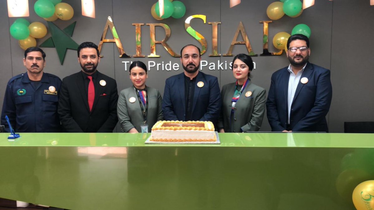 airsial's tweet photo. 3rd Anniversary Celebrations at Islamabad Ticket Office!
#AirSial - The Pride of #Pakistan #PakistansMostHospitableAirline #3YearsofHospitality https://t.co/qbdbaGuK39