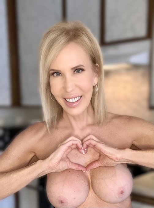 Merry Christmas! Love you! XOXO 💋 ❤️ #MerryChristmas #love #loveyou #onlyfans #onlyfansmodel https://t<a href="/tag/merrychristmas"class="tags">#MerryChristmas</a><a href="/tag/love"class="tags"><span>#love</span></a><a href="/tag/loveyou"class="tags"><span>#loveyou</span></a><a href="/tag/onlyfans"class="tags"><span>#onlyfans</span></a><a href="/tag/onlyfansmodel"class="tags"><span>#onlyfansmodel</span></a>