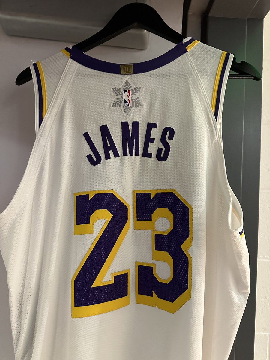 lakers christmas day jersey
